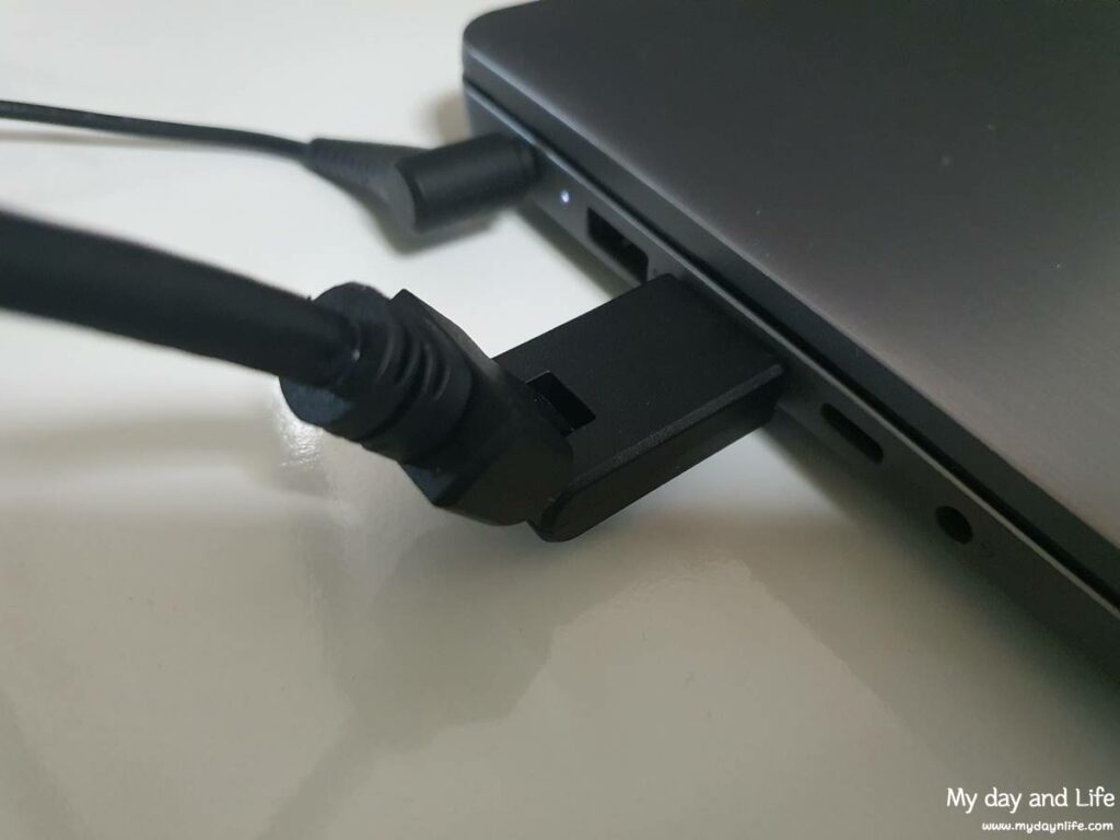 다이소 꺽이는 HDMI 케이블 구입 후기